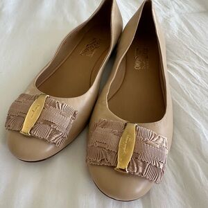 Salvatore Ferragamo Beige Leather Flats with Gold Accent